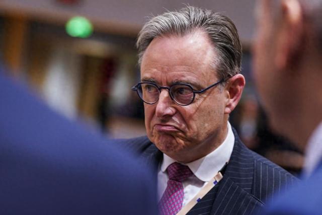 美国队惨败 比利时首相:我不会刺激特朗普