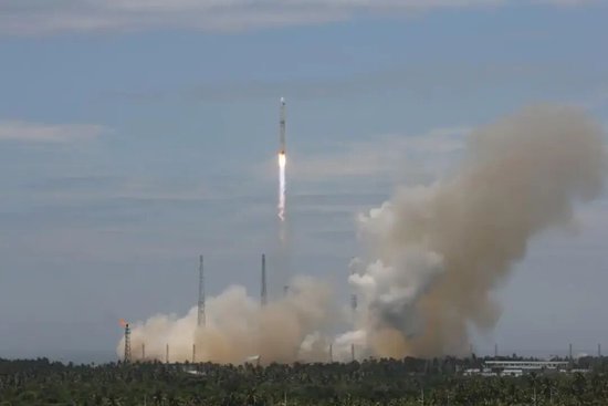 历史性突破！长征十号乙首飞成功，我国运载火箭首次实现可控回收！商业航天多只股票午后秒板